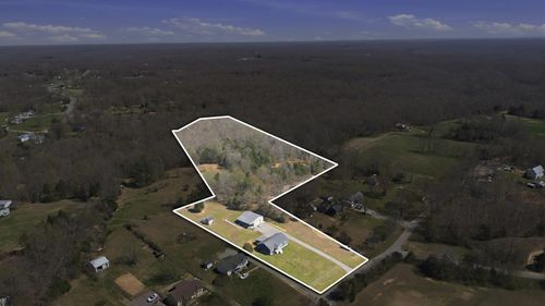 1041 Twin Creek Rd, Charlotte, TN, 37036-5705 | Card Image