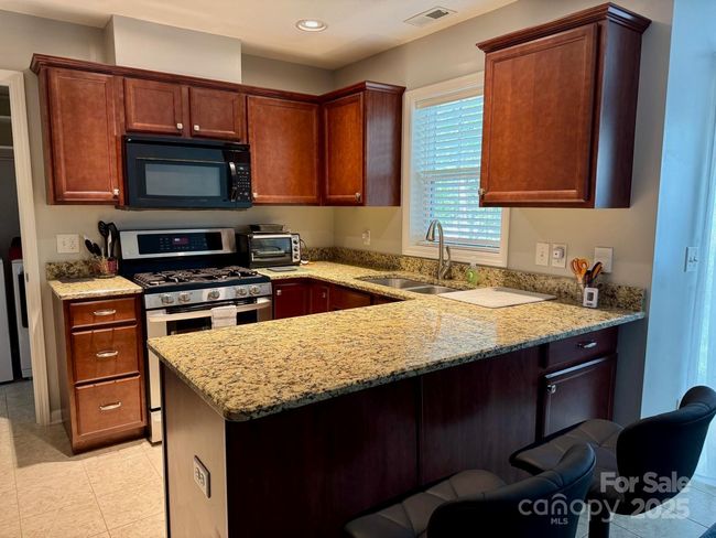 Kitchen | Image 9