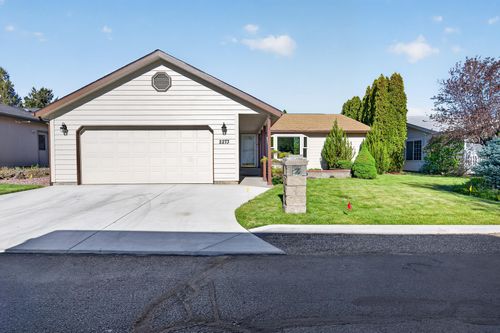 2273 Ne Wintergreen Dr, Bend, OR, 97701-7658 | Card Image