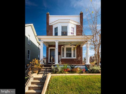 9 W Chelton Rd, BROOKHAVEN, PA, 19015-3219 | Card Image