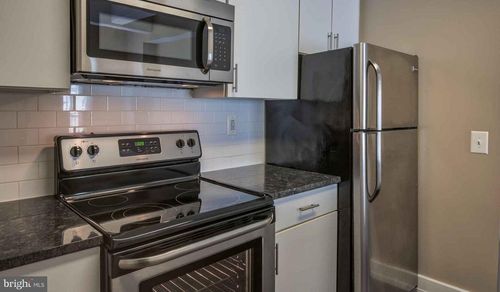 apt-0b-640-3131 Walnut St, PHILADELPHIA, PA, 19104-3429 | Card Image