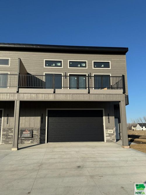 908 S Turtle Cove, No. Sioux City, SD, 57049 | Card Image