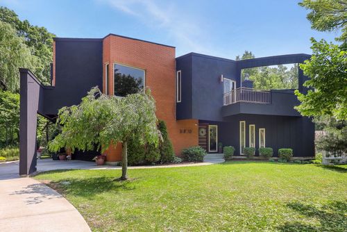 16W307 95th Pl, Burr Ridge, IL, 60527-6807 | Card Image