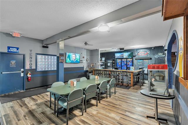 Commercial Sale in Stony Mountain 3