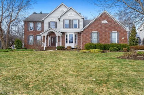 652 Treeside Ln, Avon Lake, OH, 44012-2751 | Card Image