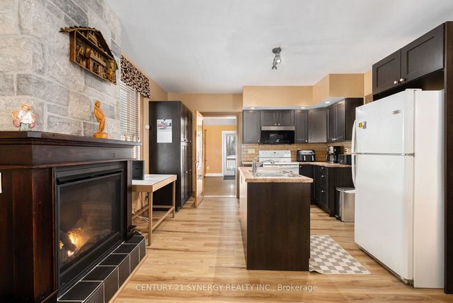 22 Victoria St, House other with 3 bedrooms, 2 bathrooms and 6 parking in Jasper ON | Image 11
