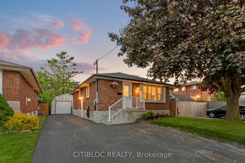 519 Lowell Ave, Oshawa, ON, L1J2X6 | Card Image