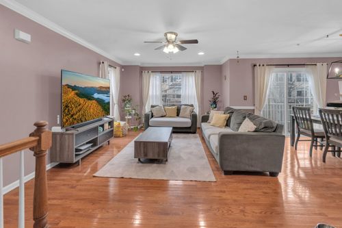 22 Marina Dr, Bayonne, NJ, 07002-1275 | Card Image