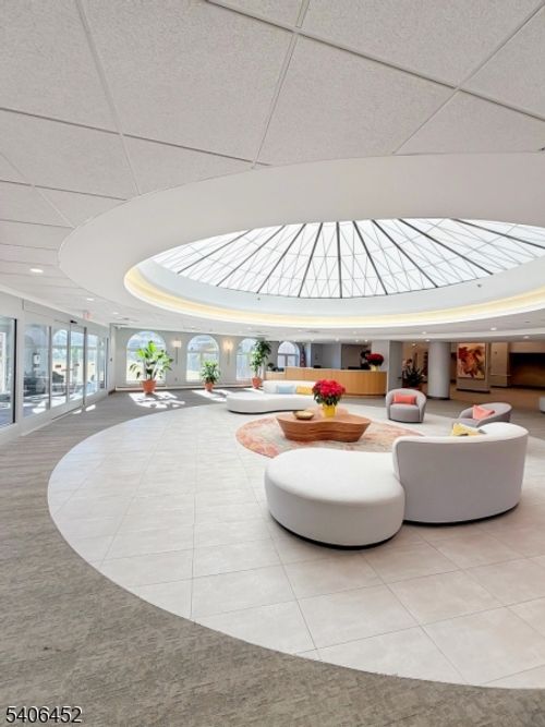 apt-418-10 Smith Manor Blvd, West Orange, NJ, 07052-4234 | Card Image