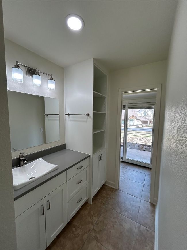 Bathroom #2 | Image 11