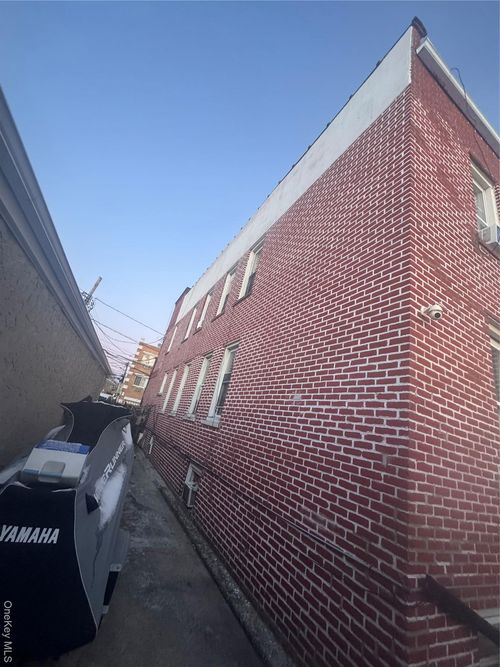 5304 106th St, Corona, NY, 11368-3262 | Card Image