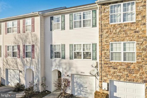 864 Aztec Dr, MARTINSBURG, WV, 25405-7096 | Card Image