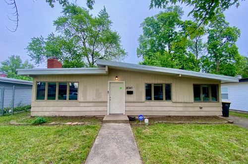 18747 Sherman St, Lansing, IL, 60438-3525 | Card Image