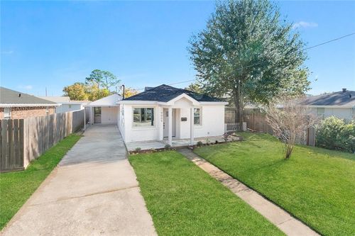 9005 Camille Ct, River Ridge, LA, 70123-3666 | Card Image