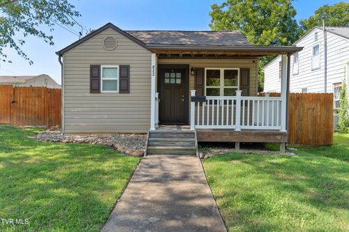 822 Carson St, Greeneville, TN, 37743-4706 | Card Image