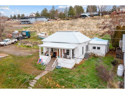 110 N Gilmore St, Heppner, OR, 97836-7305 | Card Image