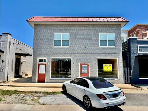 205-311 S Locust St, Denton, TX, 76201-6055 | Card Image