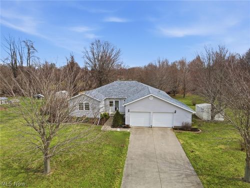 28 Lake Park Road, Conneaut, OH, 44030 | Card Image