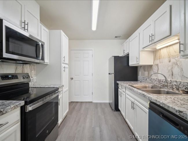 2218 Quantico St, Townhouse with 3 bedrooms, 3 bathrooms and null parking in Broken Arrow OK | Image 7