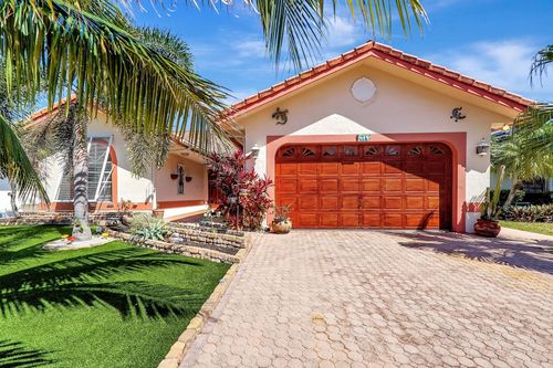 419 Se 6th St, Dania Beach, FL, 33004-4726 | Card Image