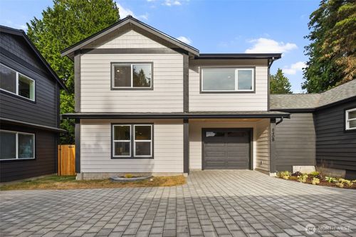 b-840 Ne 100th St, Seattle, WA, 98125-7416 | Card Image