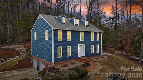 3132 Stoney Brook Dr, Lenoir, NC, 28645-9739 | Card Image