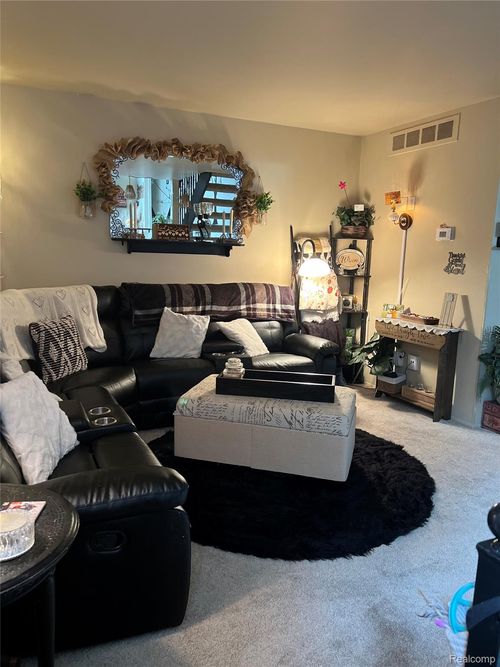 14223 Jackson St, Taylor, MI, 48180-5392 | Card Image