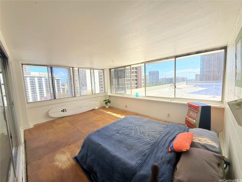 5d-425 Ena Rd, Honolulu, HI, 96815-1746 | Card Image