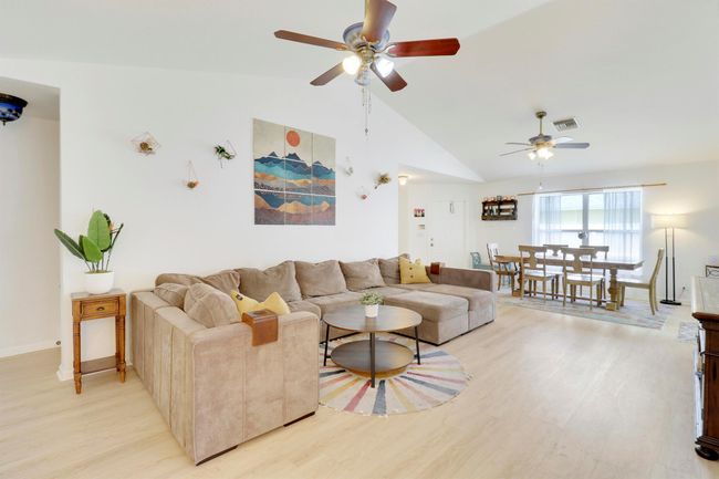144 Pennock Landing Cir, House other with 4 bedrooms, 3 bathrooms and null parking in Jupiter FL | Image 4