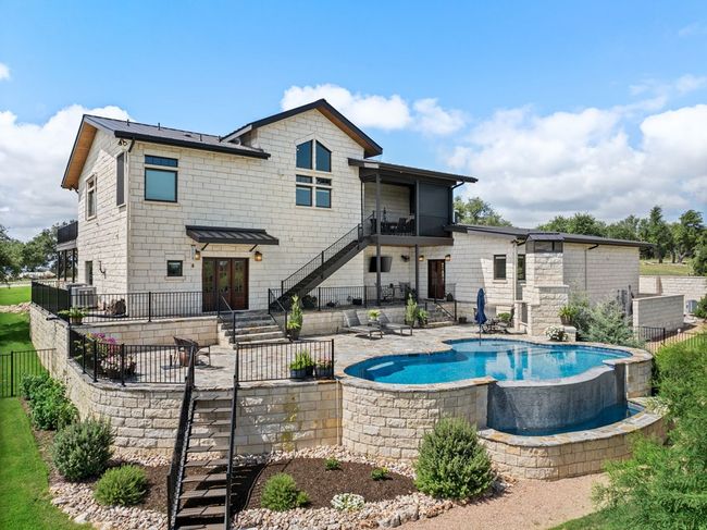115 Trophy Oak Pt, Home with 5 bedrooms, 5 bathrooms and 3 parking in Fredericksburg TX | Image 35