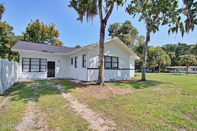 554 S Seneca Boulevard, House other with 3 bedrooms, 2 bathrooms and null parking in Daytona Beach FL | Image 3