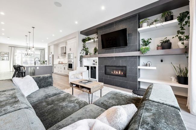 2523 21 St Sw, Home with 4 bedrooms, 3 bathrooms and 2 parking in Calgary AB | Image 13
