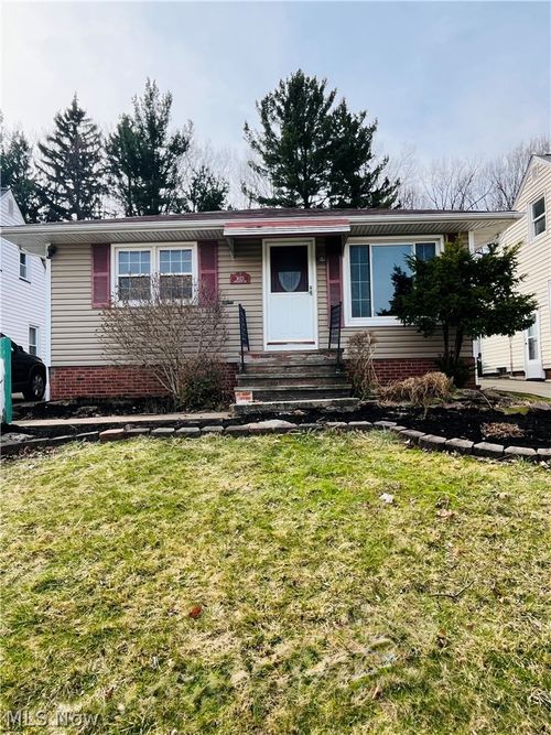 3023 Torrington Ave, Parma, OH, 44134-2215 | Card Image