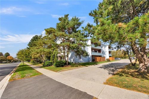103-100 Breckenridge Dr, Kitchener, ON, N2B2N9 | Card Image