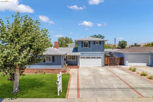 1758 Landana Dr, Concord, CA, 94519-1446 | Card Image