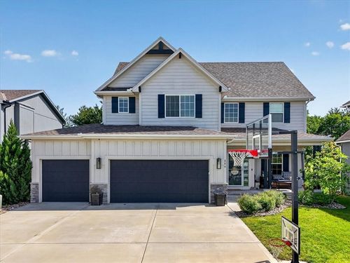 804 Holly Ct, Blue Springs, MO, 64014-5588 | Card Image