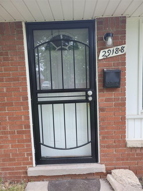 29188 Barrington St, Inkster, MI, 48141-1620 | Card Image