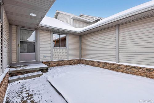 19-174 Addison Cir, Fowlerville, MI, 48836-8773 | Card Image