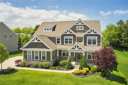 2476 Seton Dr, Avon, OH, 44011-4946 | Card Image
