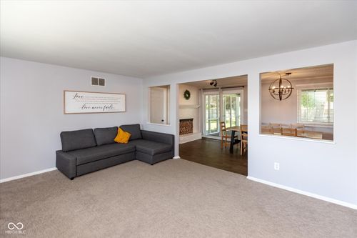 8220 131st St, Fishers, IN, 46038-3463 | Card Image