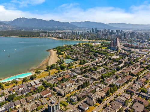 402-2211 W 2nd Ave, Vancouver, BC, V6K1H8 | Card Image