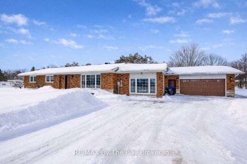 111 Balm Beach Road E, Tiny, ON, L0L2J0 | Card Image