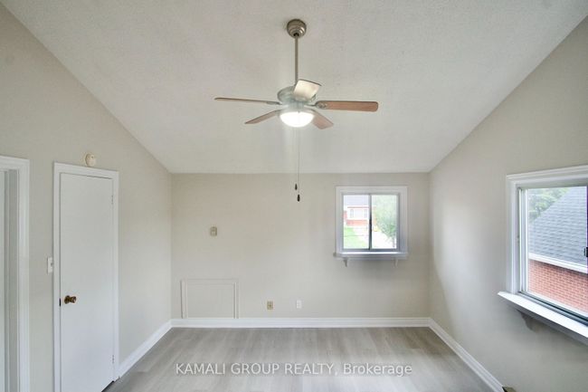 MAIN - 352 E 18 Th St, House other with 3 bedrooms, 2 bathrooms and 2 parking in Hamilton ON | Image 26