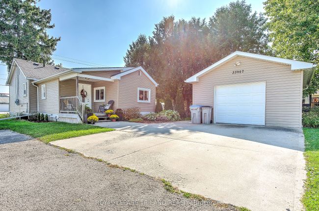 33967 Saintsbury Line, House other with 2 bedrooms, 2 bathrooms and 5 parking in Lucan Biddulph ON | Image 35