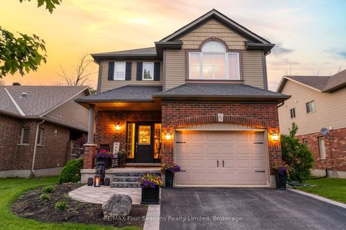 37 Chamberlain Cres, Collingwood, ON, L9Y0C9 | Card Image