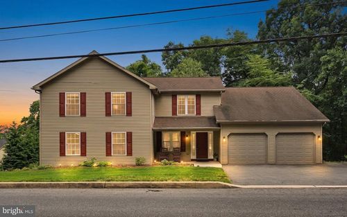 367 Ridge Ave, EPHRATA, PA, 17522-2558 | Card Image