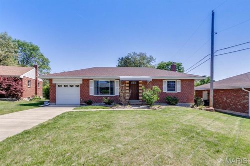 10102 Maryvale Ln, Saint Louis, MO, 63123-6338 | Card Image