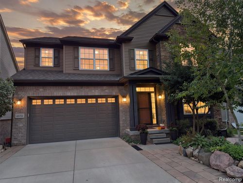 4976 W Stonegate Cir, Lake Orion, MI, 48359-1404 | Card Image