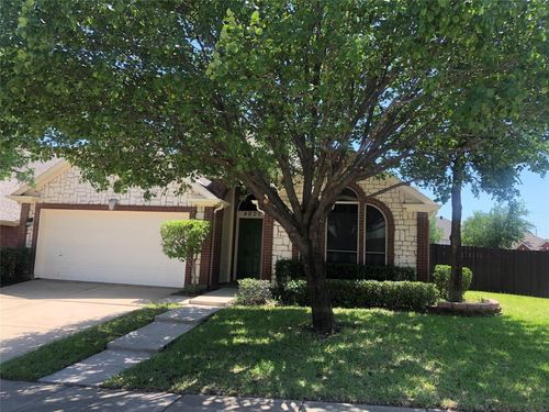 4000 Double Oak Dr, Bedford, TX, 76021-6177 | Card Image