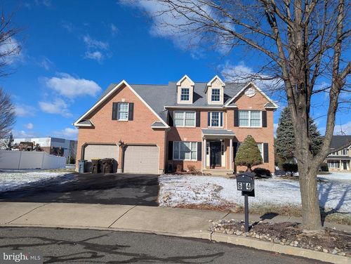 64 Millbrook Ct, Easton, PA, 18045-7475 | Card Image